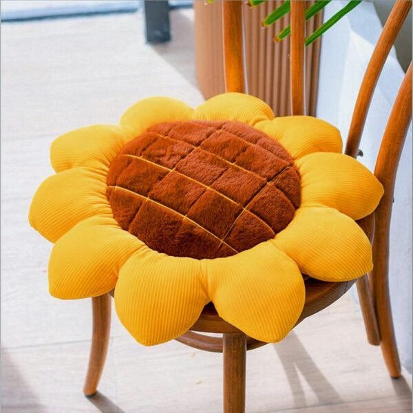 Sunflower-shaped seat cushion