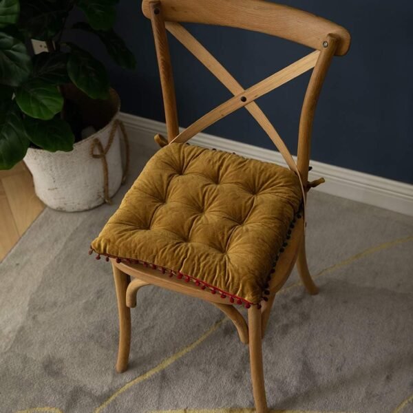 Rubber pom-pom decorated square chair cushion