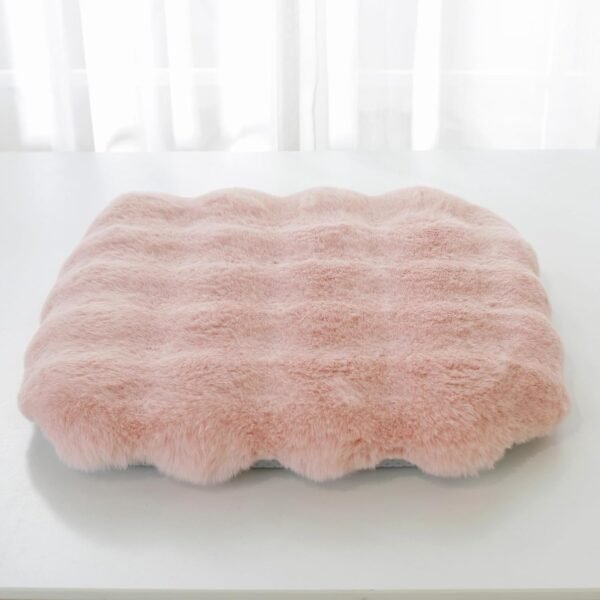 Square plush high-resilience chair cushion