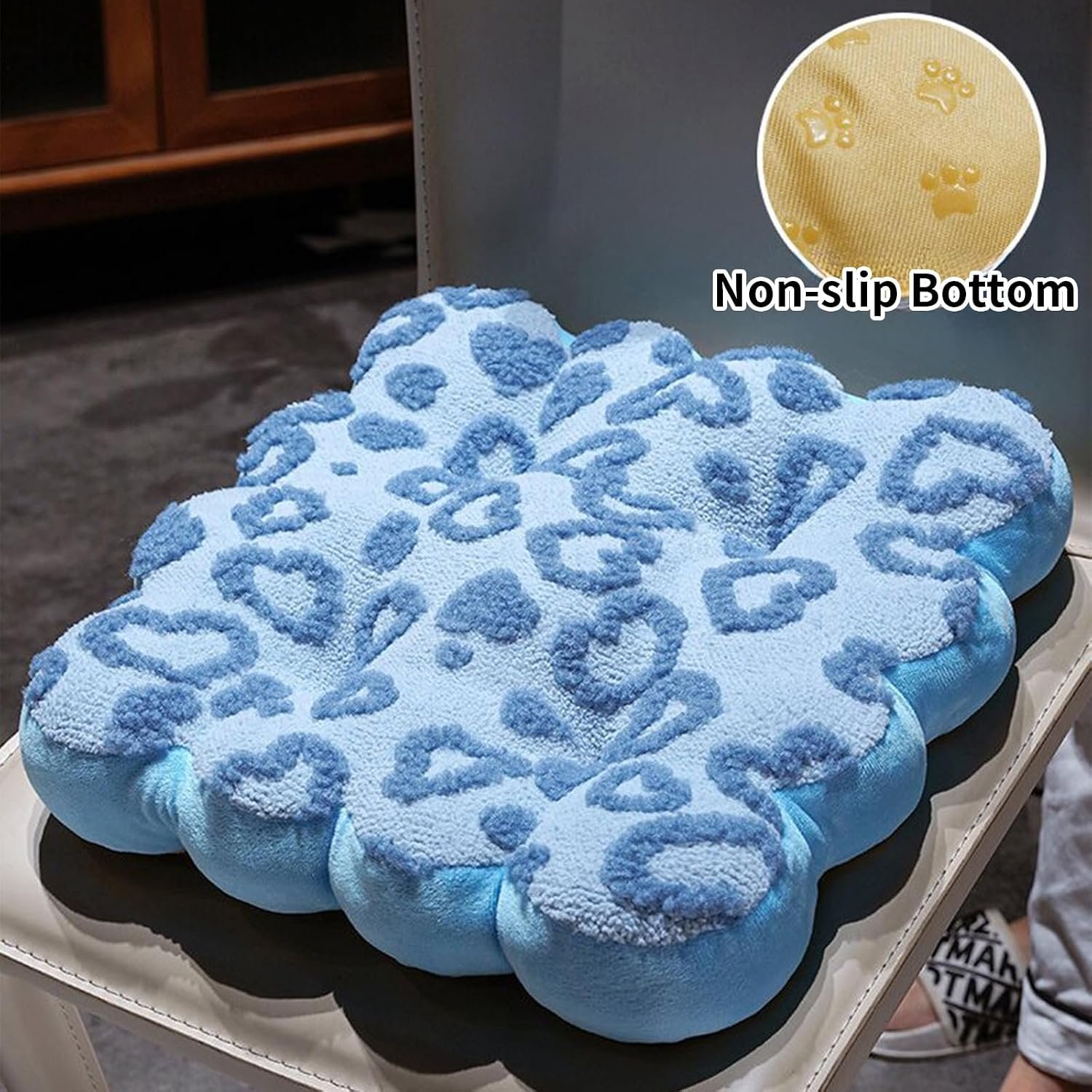 Chair cushion with heart decoration - Image 2